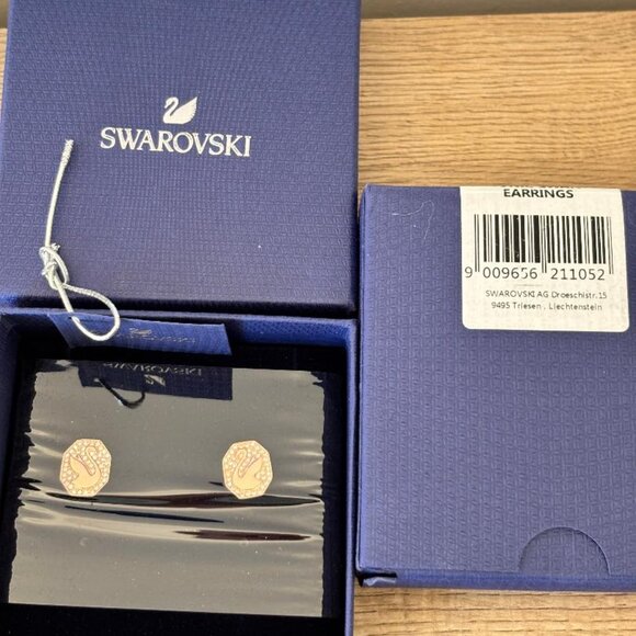 Swarovski Ladies Signum Rose Gold Tone Plated Crystal Stud Earrings New in Box - Picture 4 of 6